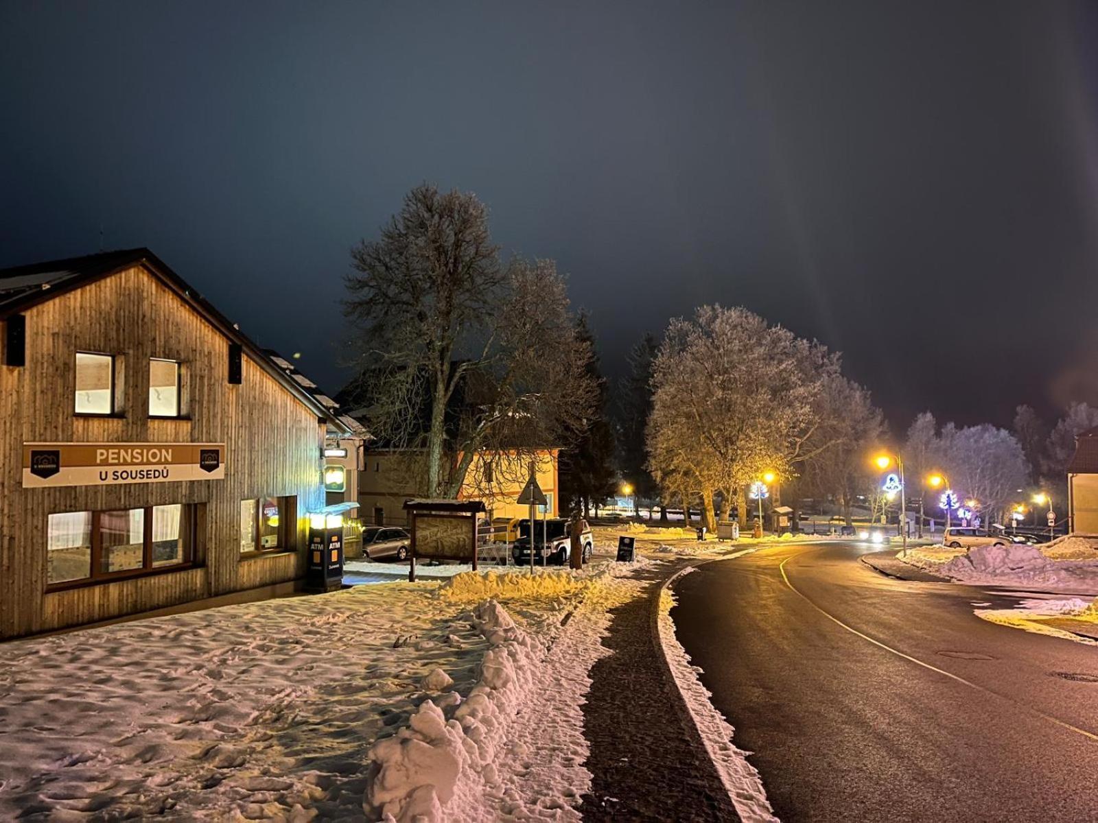 Penzion A Restaurace U Sousedu Strazny Kültér fotó