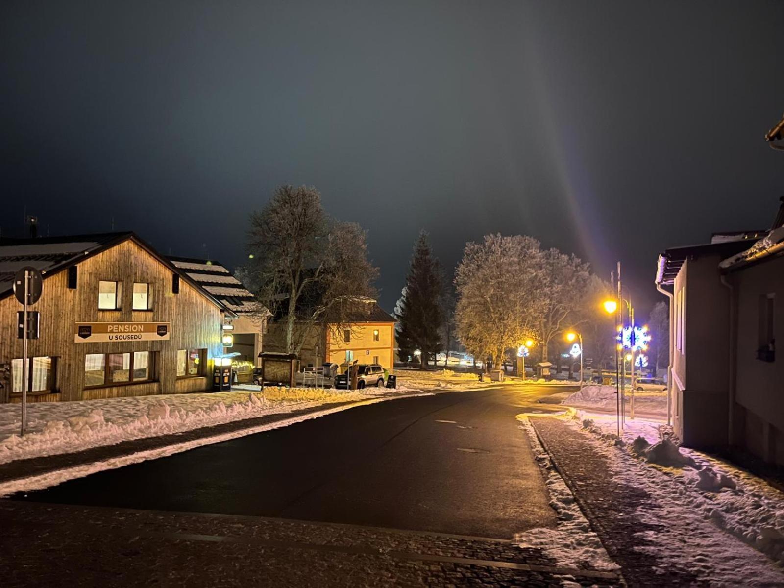 Penzion A Restaurace U Sousedu Strazny Kültér fotó