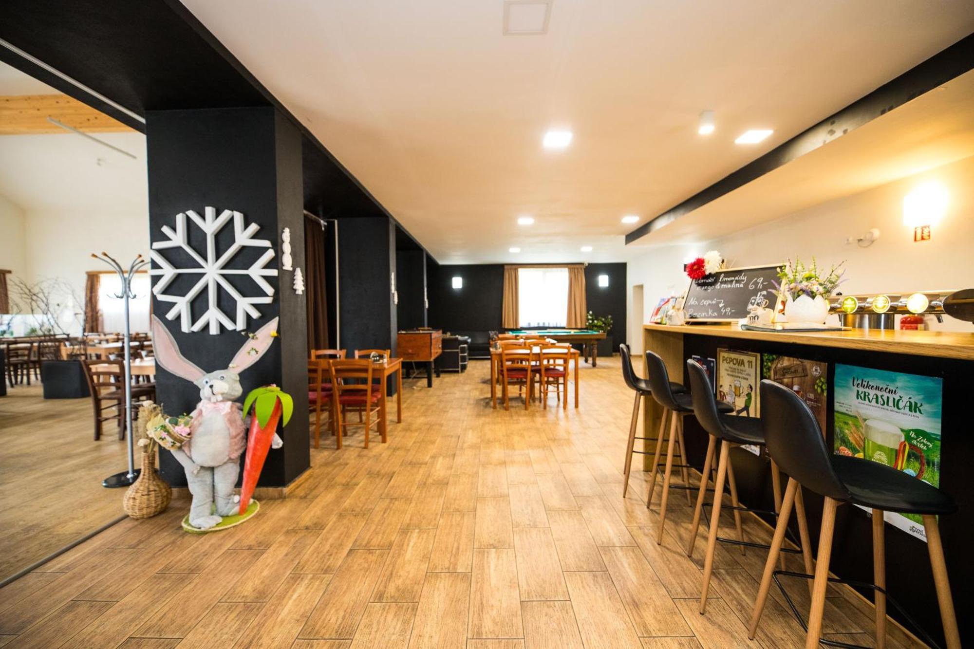 Penzion A Restaurace U Sousedu Strazny Kültér fotó